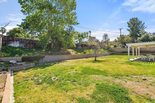 6322 Westview Dr, Riverside CA  92506-5322 exterior