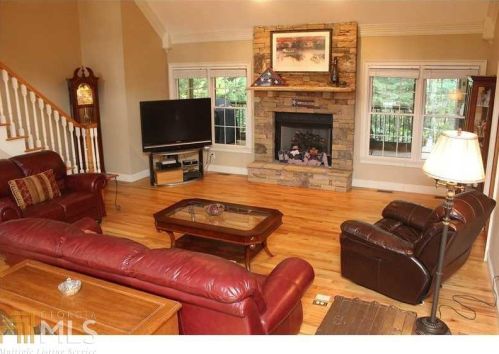 88 Holly Dr, Dawsonville, GA 30534-5727