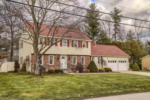 5 Deerhaven Dr, Nashua, NH 03064-1119