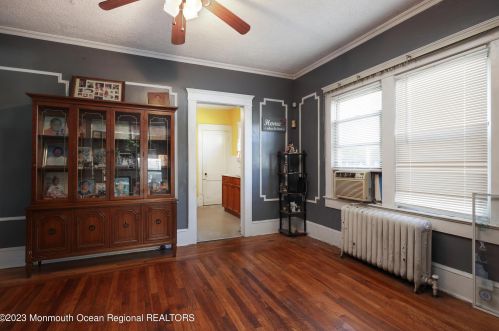 11 Rdg Ave, Tinton Falls NJ 07712-6746 exterior