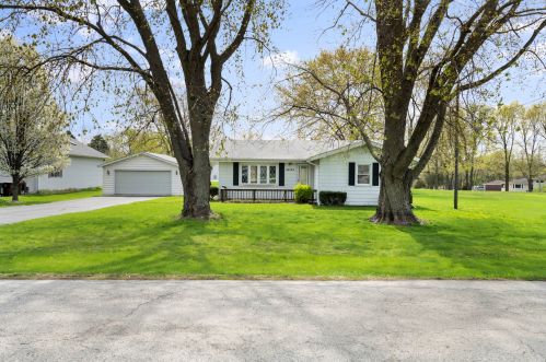 24145 Canal Rd, Minooka, IL 60410-9328