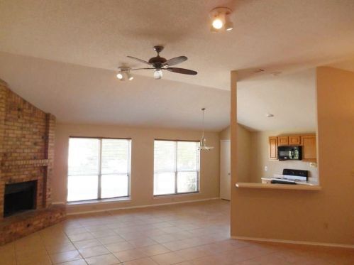 10116 Bugle Dr, Fort Worth TX  76108-3707 exterior