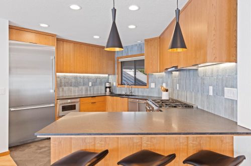 737 Conifer, Truckee CA  96161-3942 exterior