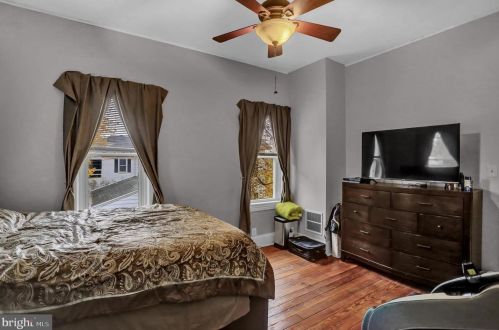 717 York St, Hanover PA 17331-3228 exterior