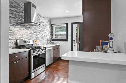 4247 Cresthaven Rd, Dallas TX  75209-3009 exterior