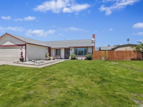 216 Cerritos St, Rialto, CA 92376-3535
