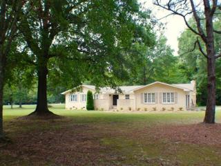 2153 Charles Ave, Mebane, NC 27302-9104