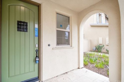 117 Bumblebee, Irvine CA  92618-1150 exterior