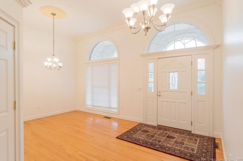 5 Stonewall Rd, Colchester CT  06420-4135 exterior