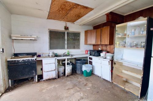 3645 Puuku Makai Dr, Honolulu HI  96818-2815 exterior