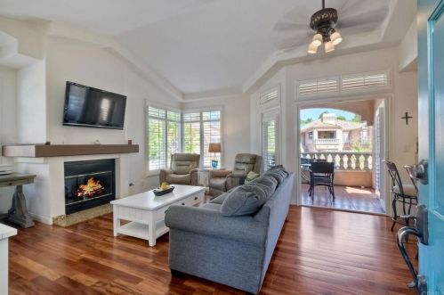 3535 Cameo Dr, Oceanside, CA 92056-6374