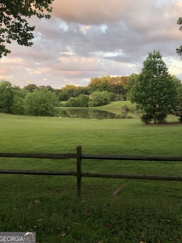 83 Montre Sq, Atlanta GA  30327-4046 exterior