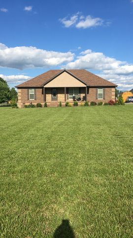 104 Stevens Cir, Lafayette, TN 37083-3140