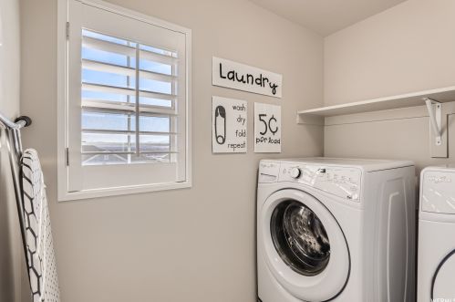 6544 Hvn Maple Dr, Taylorsville UT 84081-4162 exterior