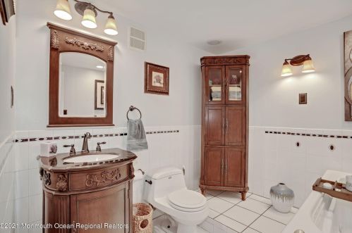 50 David Ter, Tinton Falls NJ 07701-6202 exterior