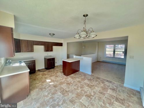 1400 Whiteford Rd, York, PA 17402-2122