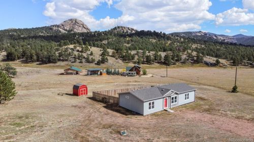 690 Hackamore Dr, Twin Rock, CO 80816-8711