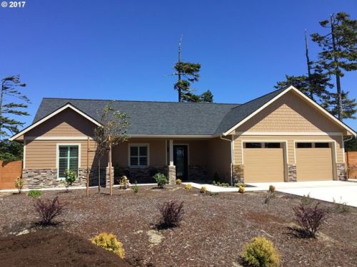 88073 Lake Point Dr, Florence, OR 97439-8497