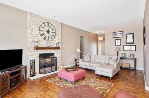 1057 Hawkins Bend Dr, Fenton, MO 63026-7229