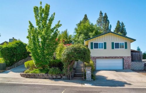 8650 Reetey Ave, Citrus Heights, CA 95662-3944