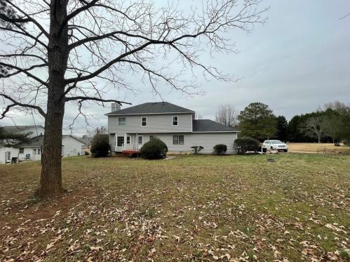 5444 Barrwyn Dr, Rex GA 30273-1396 exterior