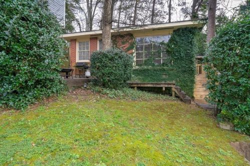 521 Allen Rd, Atlanta GA  30324-5108 exterior