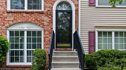 92 Chambord Ct, Trenton NJ  08619-4709 exterior