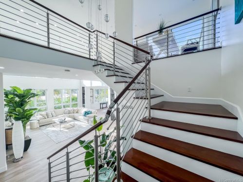 4126 Papu Cir, Honolulu HI  96816-4837 exterior