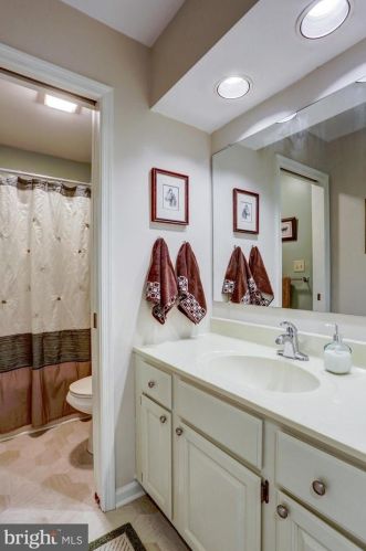 1843 Spring Ridge Ln, Lancaster PA  17603-6794 exterior