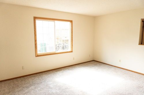 1656 Donald Ct, Saint Paul MN  55121-1753 exterior
