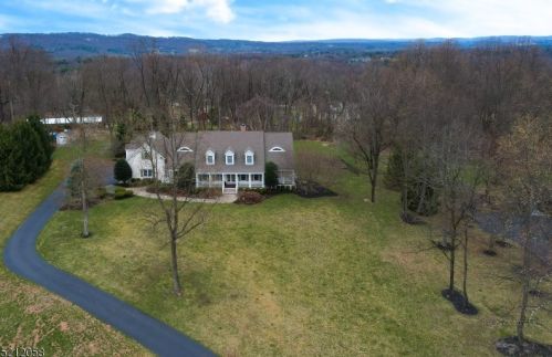 6 Acorn Ln, Lebanon, NJ 08833-3127