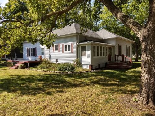 700 Iowa St, Centerville, SD 57014-2115