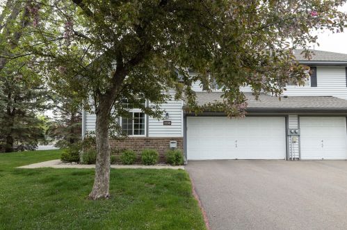 2550 Bedford Ct, Saint Paul, MN 55120-1709