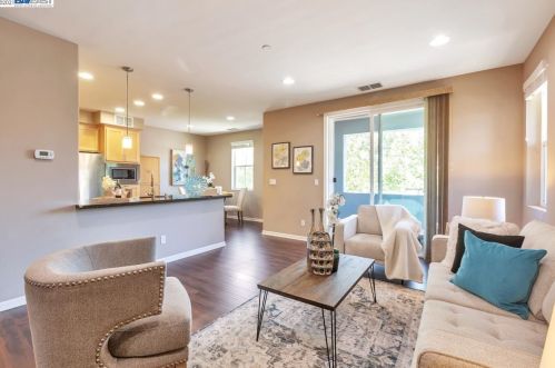 635 Murphy Ranch Rd, Milpitas, CA 95035-7994