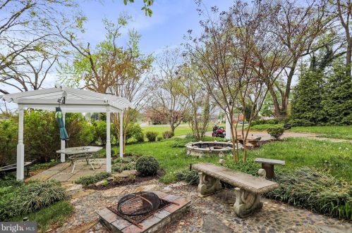 328 Mildred St, Charles Town WV  25414-1834 exterior