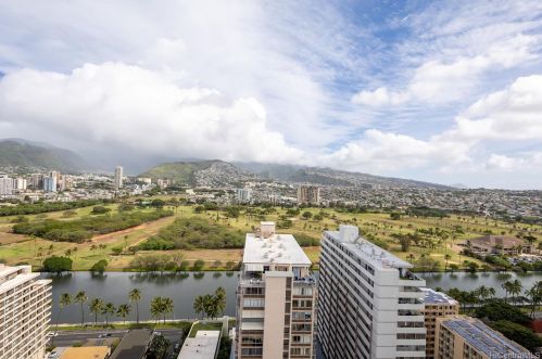 2410 Cleghorn St, Honolulu HI  96815-3148 exterior