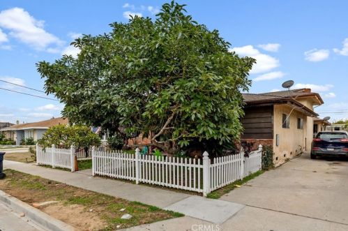 4208 136th St, Hawthorne, CA 90250-7227