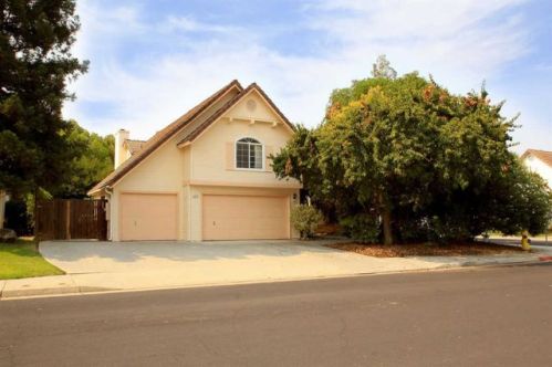 2016 Mesa Ave, Clovis, CA 93611-7511