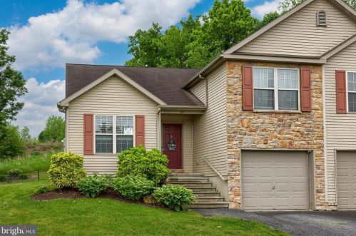 567 State St, Ephrata PA  17522-1741 exterior
