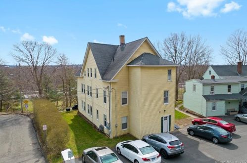 2 Clinton Pl, Wallingford CT  06492-3018 exterior