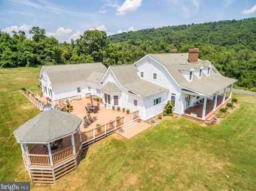 12321 Moss Hollow Rd, Markham, VA 22643-1831