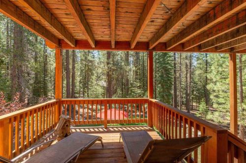 11090 Sitzmark Way, Truckee CA  96161-6128 exterior