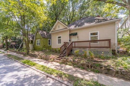 1066 Center St, Atlanta, GA 30318-7962