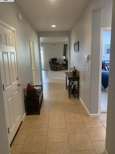 1315 Camilla St, Manteca, CA 95337-8756