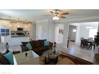 1043 Kenton Ave, Norfolk, VA 23504-3613