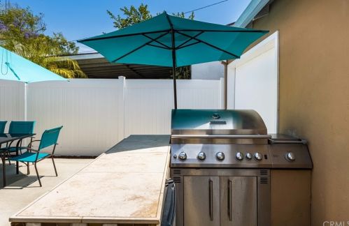 531 Dickel St, Anaheim CA  92805-1808 exterior
