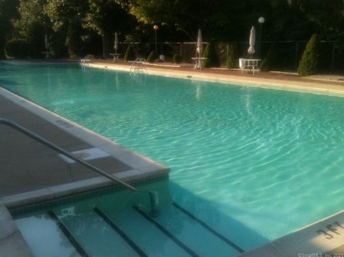 8 Deepwood Dr, Southington CT  06489-3442 exterior
