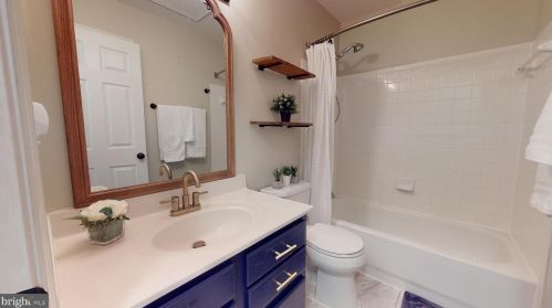 8459 Carmela Cir, Springfield VA  22153-4017 exterior