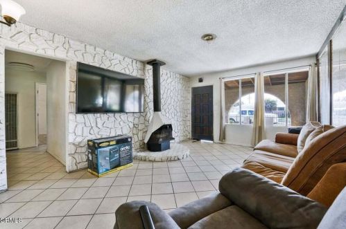 14742 Hunter Ln, Midway City, CA 92655-1121