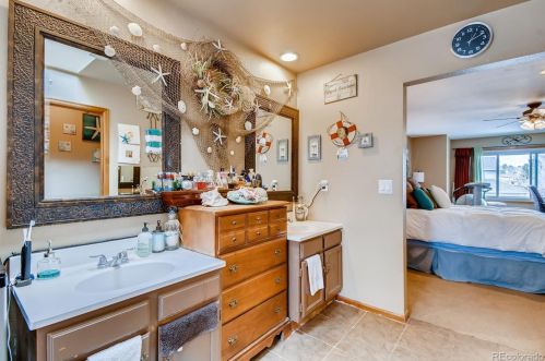 5897 Pagosa Way, Aurora CO 80011-4931 exterior